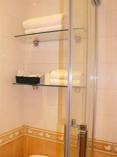 Amona Teresa סן סבסטיאן